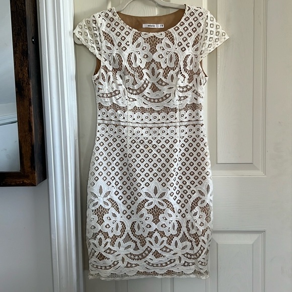 Adorable full lace white dress - Picture 4 of 5